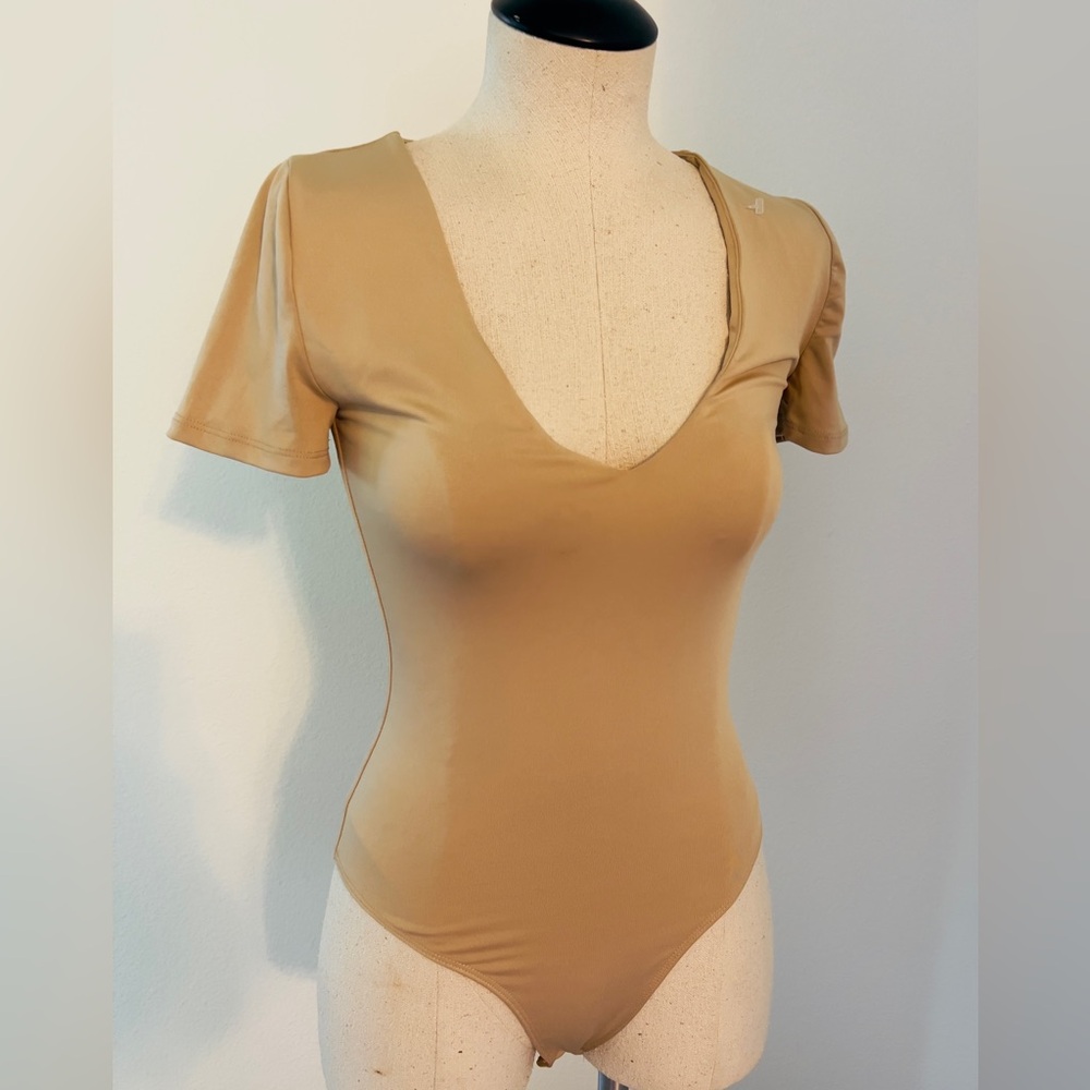 Contour Sculpt short-sleeve Bodysuit